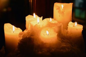 Symbolisch sollen Freitagabend Kerzen brennen. Foto: Symbolbild