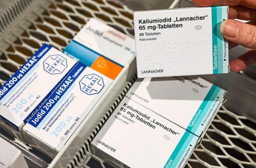 Nicht nur auf die Dosierung, sondern auch auf den richtigen Zeitpunkt komme es an. Friesenheims Apotheker Constantin Bähr warnt davor, Jodtabletten zur Vorsorge einzunehmen. Foto: Woltas