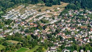 Blick auf Burgheim und das Neubaugebiet Hosenmatten: Immobilienpreise sind zuletzt in Lahr und der Region  stetig gesunken. Experten rechnen damit, dass sich dies bald ändert. Foto: Martin Bildstein