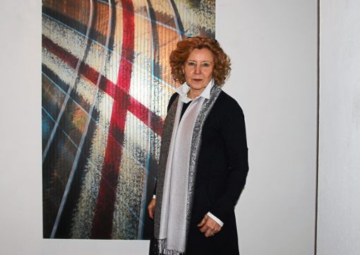 Monika Kropshofer führt in  ihren Werken Fotografien und Malerei zusammen. Foto: Haberer Foto: Lahrer Zeitung
