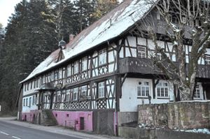 Die historischen Dachgauben beim Löwen auf dem Schönberg auf der Vorderseite des Gebäudes dürfen bleiben. Foto: Lübke