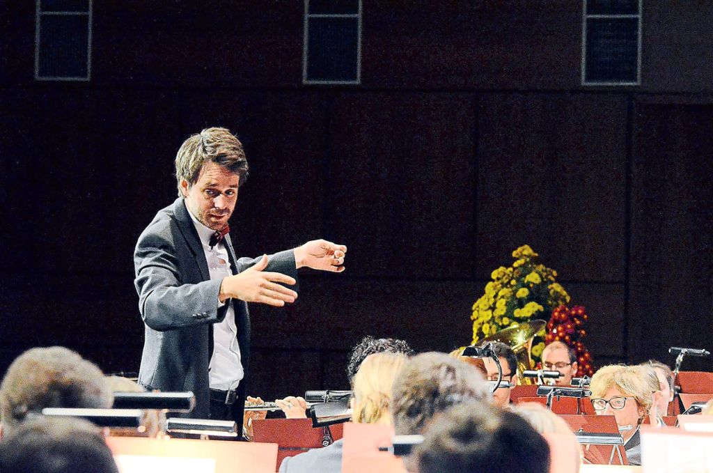 Dirigent Nicholas Reed tritt mit der Stadtkapelle am Mittwoch in Stuttgart auf.  Foto: Baublies Foto: Lahrer Zeitung