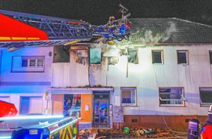 Wohnungsbrand mit tödlichem Ausgang? Die Feuerwehr war am Freitagabend in Urloffen im Großeinsatz. Foto: Marco Dürr/Einsatz-Report 24