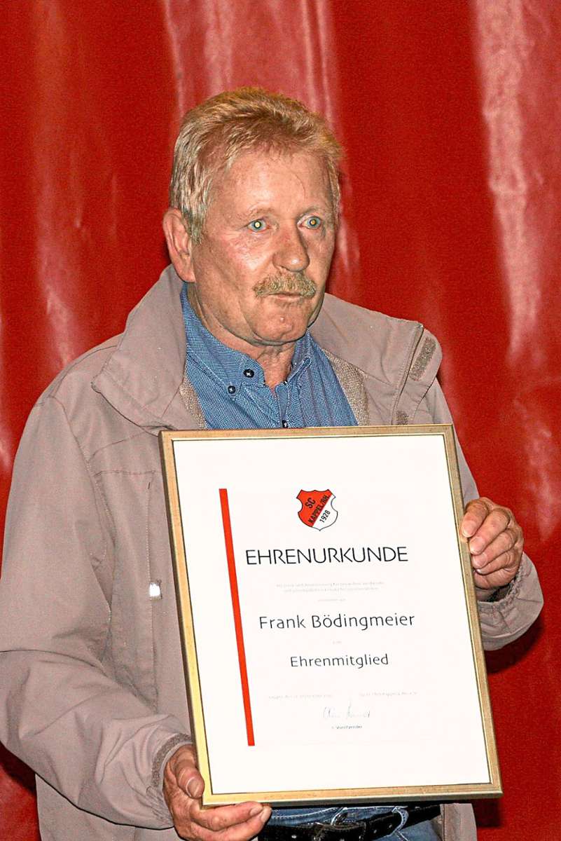 Frank Bödingmeier wurde zum Ehrenmitglied des SC Kappel ernannt. Foto: Verein