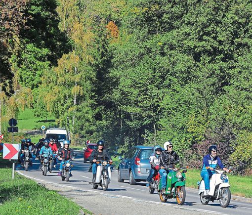 Auf den Straßen rund um Kippenheim waren am Samstagnachmittag zahlreiche betagte Zweiräder zu sehen.  Foto: Decoux-Kone