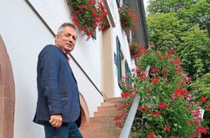 Klaus Armbruster will die Treppen zum Rathaus bald als Bürgermeister erklimmen.  Foto: Reinhard