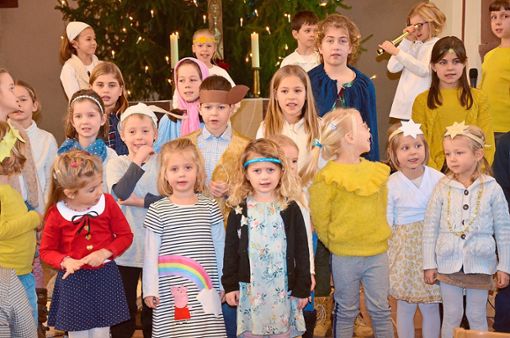 Die Kinder des Projektchors  von Silke Weber sangen im Familiengottesdienst in der Ottenheimer   Michaelskirche. Foto: Bühler Foto: Lahrer Zeitung