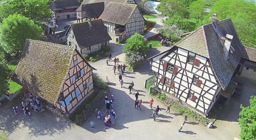 Mehr als 70 historische und komplett eingerichtete Gebäude laden Gäste im Écomusée im Elsass zum Entdecken ein.Foto: Museum Foto: Lahrer Zeitung