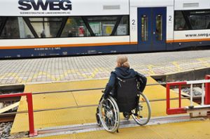 Der Personenübergang zu Gleis zwei und drei ist für Rollstuhlfahrer in Hornberg eine Gefahrenstelle. Foto: Lübke Foto: Schwarzwälder Bote