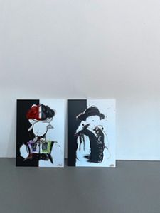 Zwei Drucke die durch die Überarbeitung zu Unikaten geworden sind, hat der Hornberger Künstler José Schloss zugunsten des Bärenkinds Lia Schmidlin gespendet.Foto: Schloss Foto: Schwarzwälder Bote