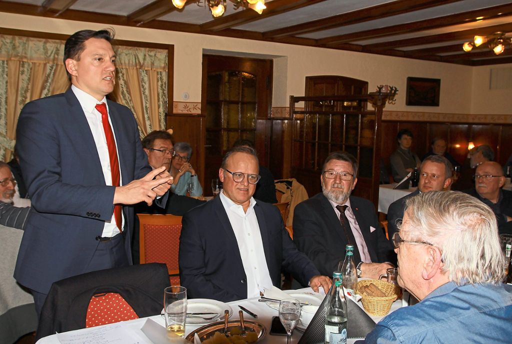 Johannes Fechner (links) warb für eine erneute Regierungsbeteiligung der SPD.  Foto: Haberer