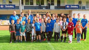 Ralf Neef (ganz links hinten) wurde  als  Jugendleiter des FC Wolfach wiedergewählt.   Foto: Verein Foto: Schwarzwälder Bote