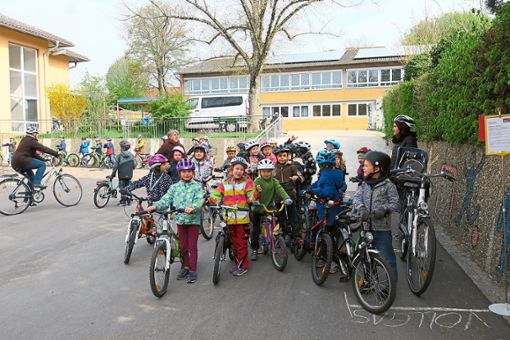 Gleich geht’s los: 84 Schüler aus Oberweier bestritten den Fahrrad-Parcours. Foto: cbs Foto: Lahrer Zeitung
