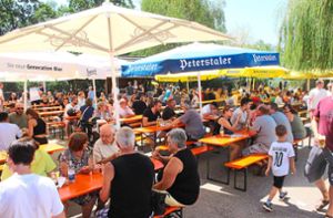 Beim Backfischfest in Ichenheim haben sich zahlreiche Besucher an den Fischspezialitäten erfreut. Foto: Lehmann