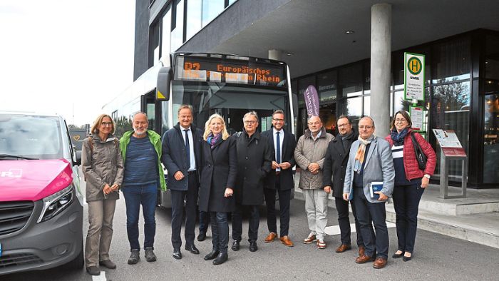 Corona bremst Fahrgastzahlen aus: Nur wenige nutzen Bus zum Forum am Rhein