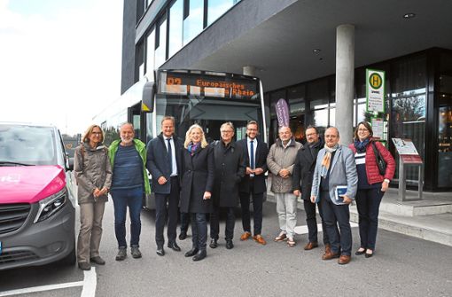 Das ÖPNV-Netz zum Forum am Rhein mit der Buslinie R2 ist im Oktober mit dem französischen Transportdienst Flex’Hop erweitert worden. Mit der Haltestellenerweiterung können Bürger grenzüberschreitende Fahrten antreten. Foto: Goltz