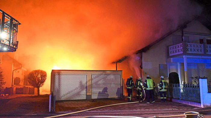 Großbrand in Langenwinkel: Nachbar alarmierte sechsköpfige Familie