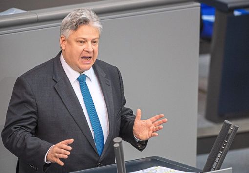 Thomas Seitz bei einer Rede im Bundestag. Bevor er Abgeordneter wurde, war er Staatsanwalt  – in diesem Beruf darf er nun laut Richterspruch nie mehr arbeiten. Foto: Gateau