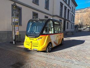 So soll der autonome E-Bus aussehen, der zwischen Bahnhof und LGS-Gelände pendeln wird. Den Kleinbus mietet die SWEG vom Schweizer Unternehmen Postauto.  Foto: Postauto