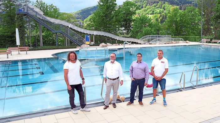 Badesaison in Seelbach: Wermutstropfen für Frühschwimmer
