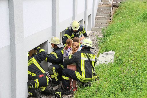 Bei regelmäßigen Übungen,  wie hier im Mai, hält sich die Feuerwehr Schwanau fit für ihre Einsätze. Die Gemeinde hat jetzt festgelegt wie viel Geld sie für Einsätze verlangen kann.  Foto: Lehmann