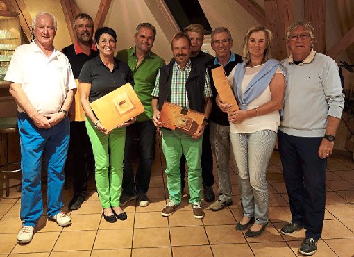 Die Gewinner des diesjährigen Challenge- Abschlussturniers mit Sponsor Ernst Möschle (links)  Foto: Verein Foto: Schwarzwälder-Bote