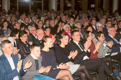 Mehr als 500 Bürger sind zum Neujahrsempfang in die Sternenberghalle nach Friesenheim gekommen.  Fotos: Bohnert-Seidel Foto: Lahrer Zeitung
