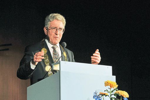 Lahrer im Herzen: Oberbürgermeister Müller bei seiner Abschiedsrede Foto: Lahrer Zeitung