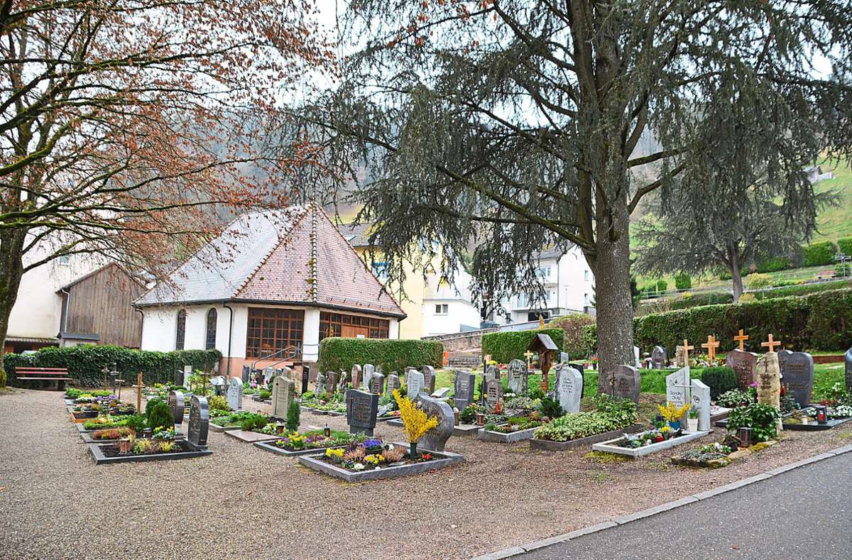 Die Zeiten für Erdbestattungen sollen auf dem Hornberger Friedhof künftig flexibler gestaltet werden. Foto: Sauer