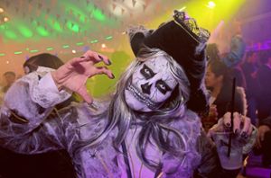 10 000 schaurige Gestalten treffen sich an Halloween im Europa-Park bei der SWR 3-Party. Wir verlosen Tickets.  Foto: Riehm Foto: Lahrer Zeitung