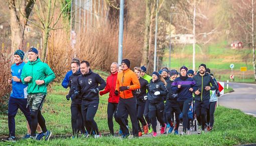 Ich beweg mich noch mal im alten Jahr: Mehr als 240 Teilnehmer nahmen sich das Motto des Silvesterlaufs der Haselstaude Runners zu Herzen und liefen mit. Foto: Lahrer Zeitung