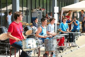 Die Friesenheimer Trommel-AG haute mächtig auf die Pauke und begeisterten mit ihren einstudierten Rhythmen. Foto: cbs