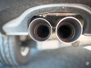 Manipulierte Abgassysteme kosten VW Milliarden Euro. Verbraucherschützer kämpfen für geschädigte Kunden.  Foto: Archiv