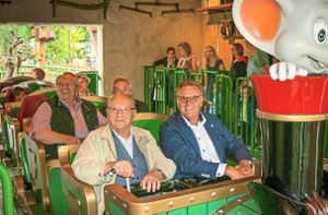 Willi Mack (links) mit seinem Patensohn Roland Mack bei der Eröffnung des Ba-a-a Express 2016 Foto: Europa-Park