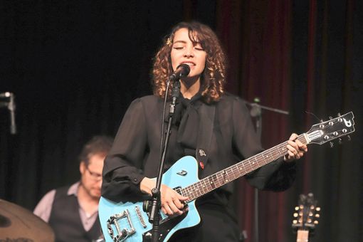 In den USA ist sie längst ein Star: die Sängerin und Gitarristin Gaby Moreno Foto: Haberer Foto: Lahrer Zeitung