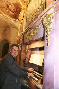 Organist Daniel Maurer spielte unter anderem Mozart, Bach  und Pachelbel.  Foto: Decoux-Kone Foto: Lahrer Zeitung