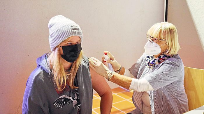 Riesen-Ansturm aufs Bürgerhaus: Hunderte lassen sich in Seelbach impfen