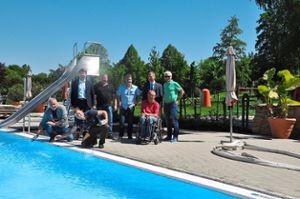 Die Verantwortlichen der Stadt Ettenheim, des Schwimmbads und des Fördervereins freuen sich auf den Start in die Schwimmbadsaiosn in Ettenheim.   Fotos: Göpfert Foto: Lahrer Zeitung