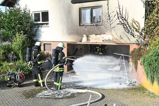 Die Mahlberger Feuerwehr hatte den Brand schnell im Griff, der Schaden dürfte dennoch im fünfstelligen Bereich liegen.  Foto: Künstle