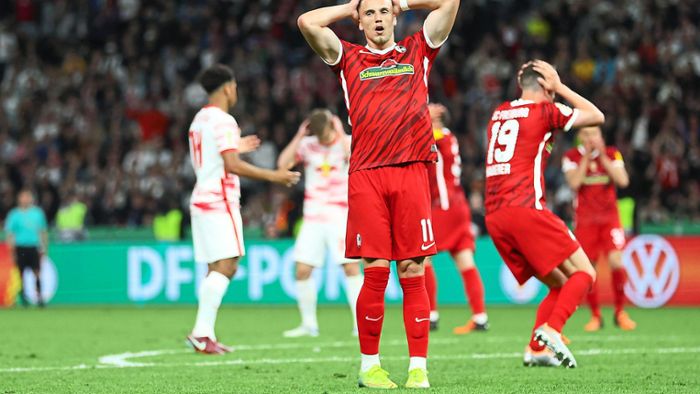 DFB-Pokalfinale: SC Freiburg trauert: Elfmeterlotterie entscheidet für Leipzig