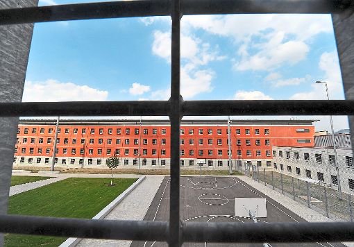 Hinter den Gittern der JVA Offenburg sollen drei Häftlinge mit Drogen gehandelt haben. Nur einer wurde verurteilt.  Foto: Seeger