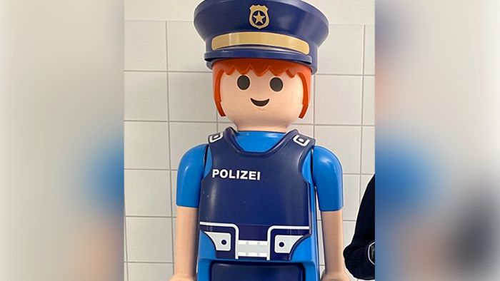 Einsamer Kollege: Polizei nimmt Playmobil-Schutzmann in Obhut