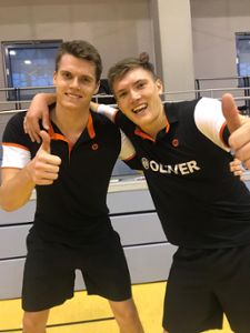 Die Zwillinge Jonas und Lukas Burger nach ihrem vierten Meistertitel in Folge. Foto: Wich Foto: Lahrer Zeitung