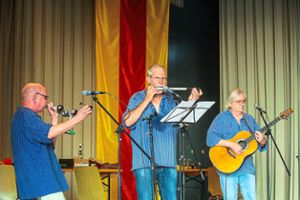 Die Gälfiaßler begeistern mit ihrem Auftritt in Altdorf das Publikum.  Foto: Decoux-Kone Foto: Lahrer Zeitung