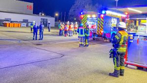 Feuerwehr und Rettungskräfte rückten am späten Donnerstagabend mit einem Großaufgebot zur Messe Offenburg/Ortenau aus. Foto: Einsatz-Report 24