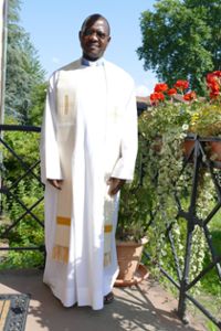 Michel Mandey kommt jedes Jahr für einen Monat aus dem Kamerun nach Wolfach und unterstützt bei den katholischen Gottesdiensten und anderen kirchlichen Aufgaben. Foto: Bea