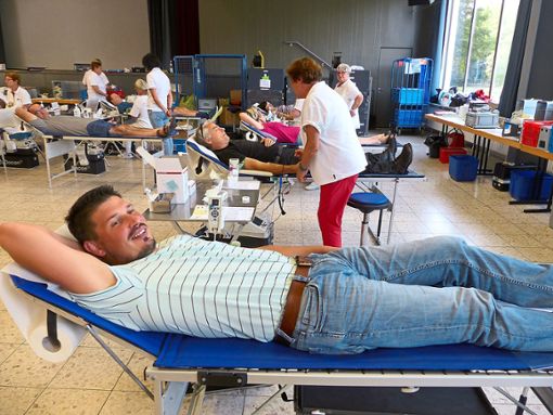 Auf eine große Resonanz ist die Blutspendeaktion  des DRK  Reichenbach-Kuhbach gestoßen. In diesem Jahr sind schon 1000 Blutspenden zusammengekommen. Foto: Vögele Foto: Lahrer Zeitung