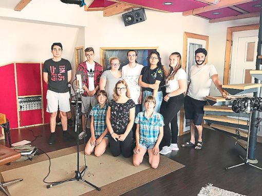 Neuntklässler der Bärbel-von-Ottenheim-Schule haben im Tonstudio Gedichte gerappt.  Foto: Schule