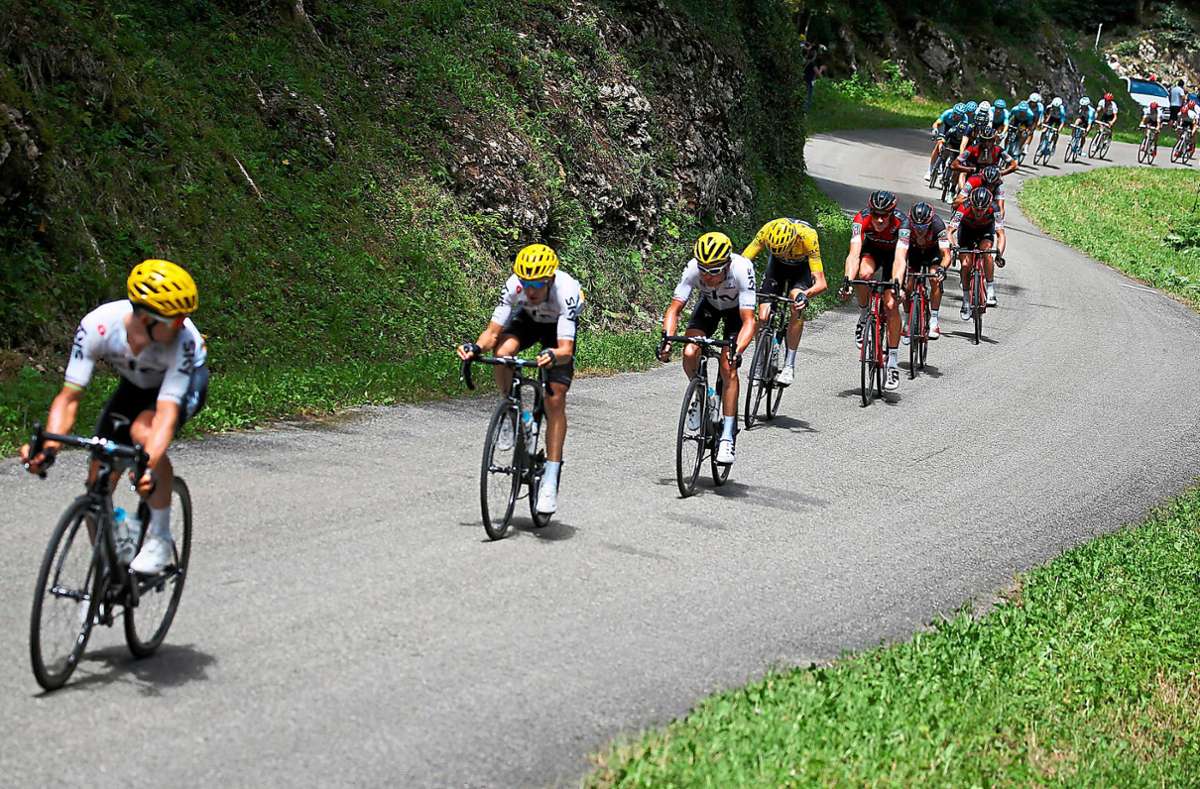 Der achte Etappe der Tour de France im Jahr 2017 startete ebenso in Dole wie die achte Etappe der diesjährigen Ausgabe am Samstag. Vor fünf Jahren dominierte das Team Sky mit dem Briten Christopher Froome im Gelben Trikot. Foto: Dejong (Archiv)
