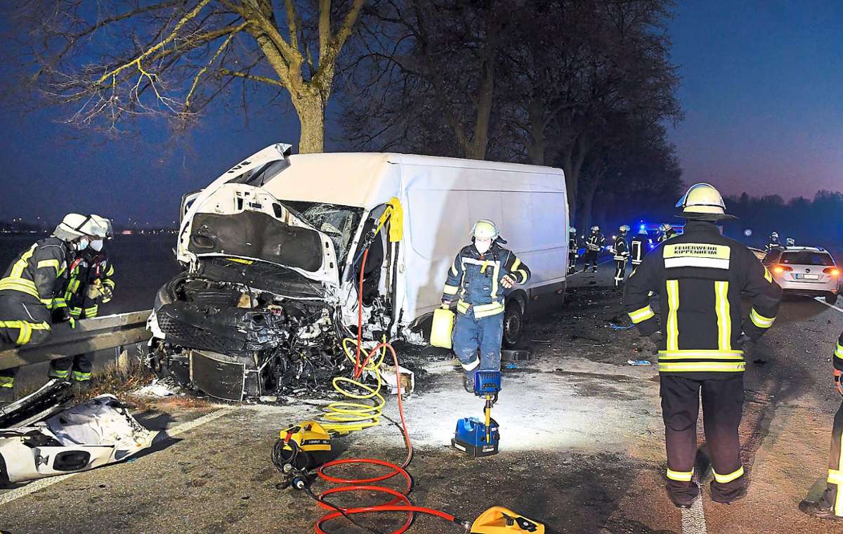 Neben den 30 Einsatzkräften der Feuerwehren aus Kippenheim und Mahlberg waren auch der Rettungsdienst mit zwei Rettungswagen und  Notarzt sowie mehrere Polizeistreifen im Einsatz.